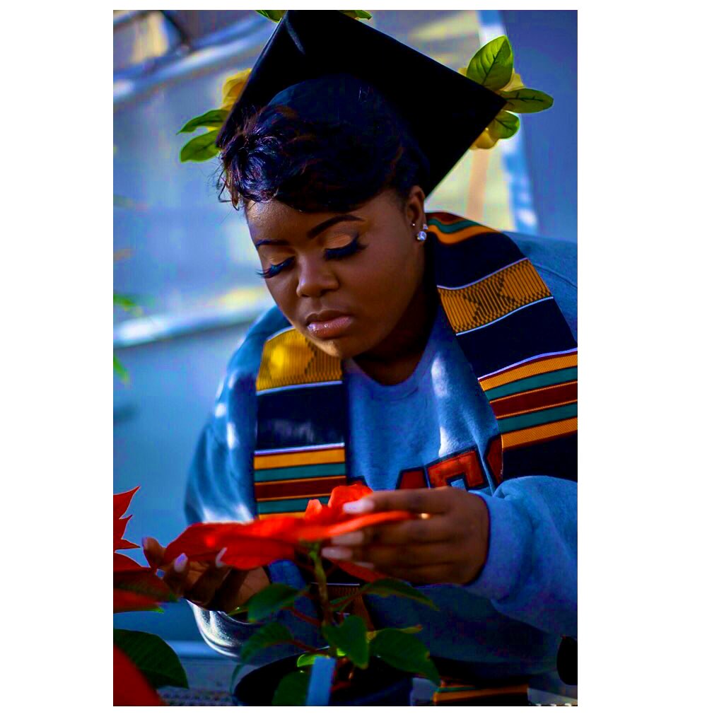 rosiex1350's tweet photo. Your fav Farmer is graduating 😉🇬🇭 
#Umes it's been real 🎓
:
:
:
📸: @EyeGoRaw  Did the Damn Thing 🔥 https://t.co/hO6LUwVCSL