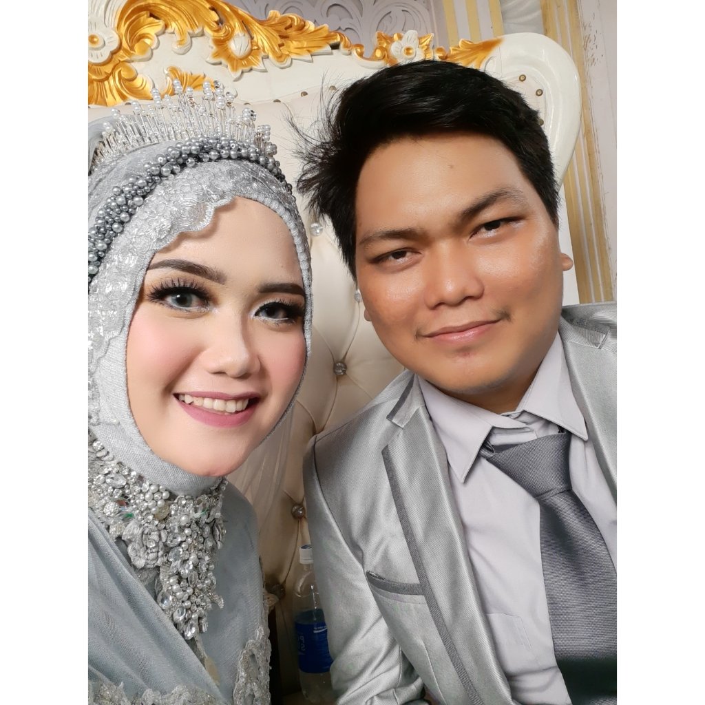sintarustiani's tweet photo. Setelah 4tahun lebih akhirnya di halalin juga beb🤗😘 @derrygiovani https://t.co/YEoXtOmOJv