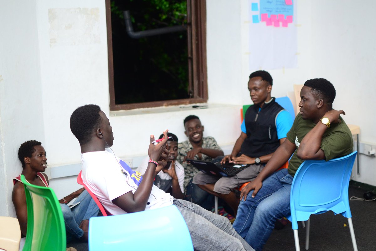 igovafrica's tweet photo. Going strong into the night!!! 10hrs to go at #BLUEHACKKE #BLUEHACK2019 #GOBLUEAFRICA https://t.co/htck8Lfubl