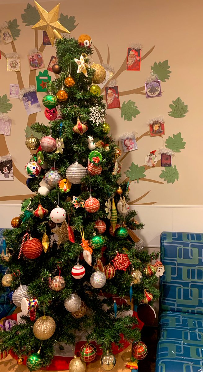 What a lovely Sunday shift decorating harford ward <a href="/GlenbourneUnit/">The Glenbourne Unit</a> with the patients and staff. The best part of the afternoon was supporting the patients to write out Christmas cards for loved ones😊 #festive #Christmas #acutementalhealth #ItsBeginningToLookALotLikeChristmas