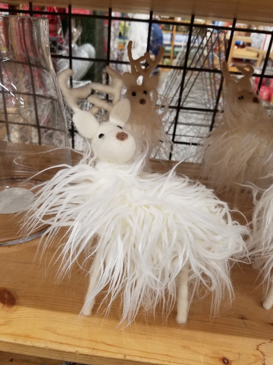 Didn't expect Cost Plus World Market to be so heavy into the gamer scene, but check out this Vicar Amelia Bloodborne ornament.