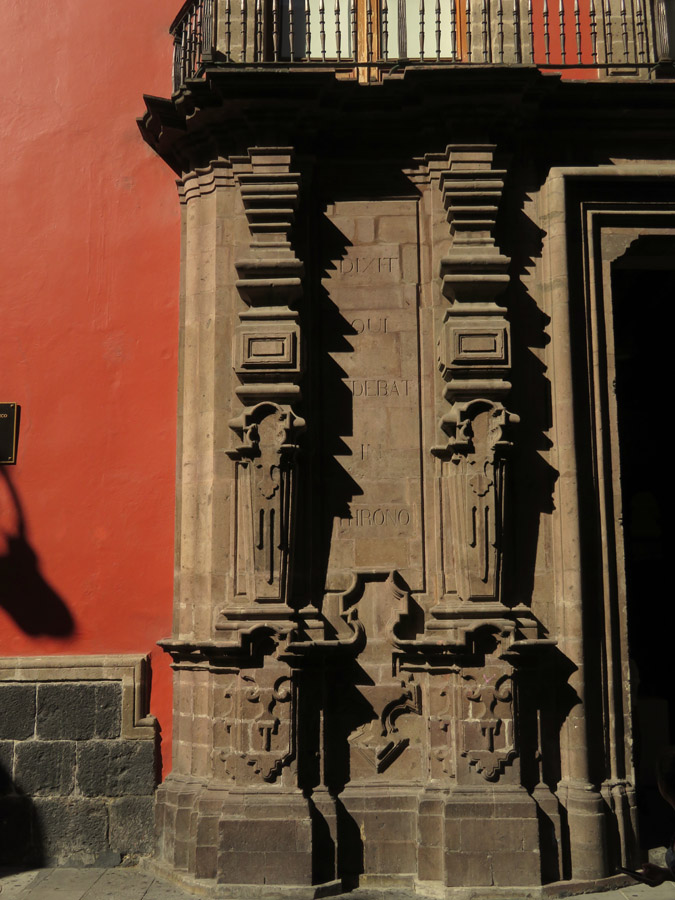 Introducida en México por Gerónimo de Balbás en 1718, la pilastra ...