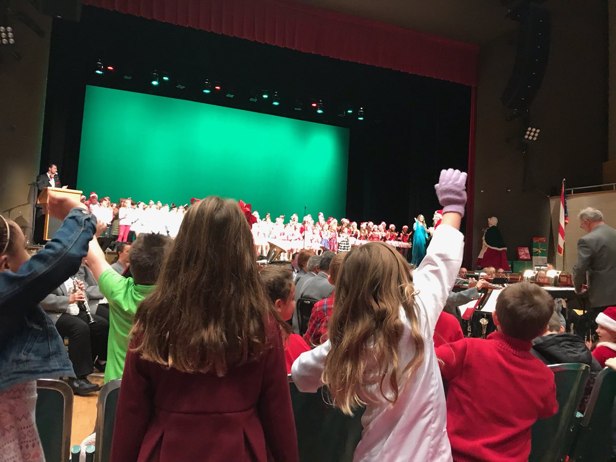 HowlandLocal's tweet image. This past Friday students in grades first through fourth were treated to a special holiday performance at Packard Music Hall.