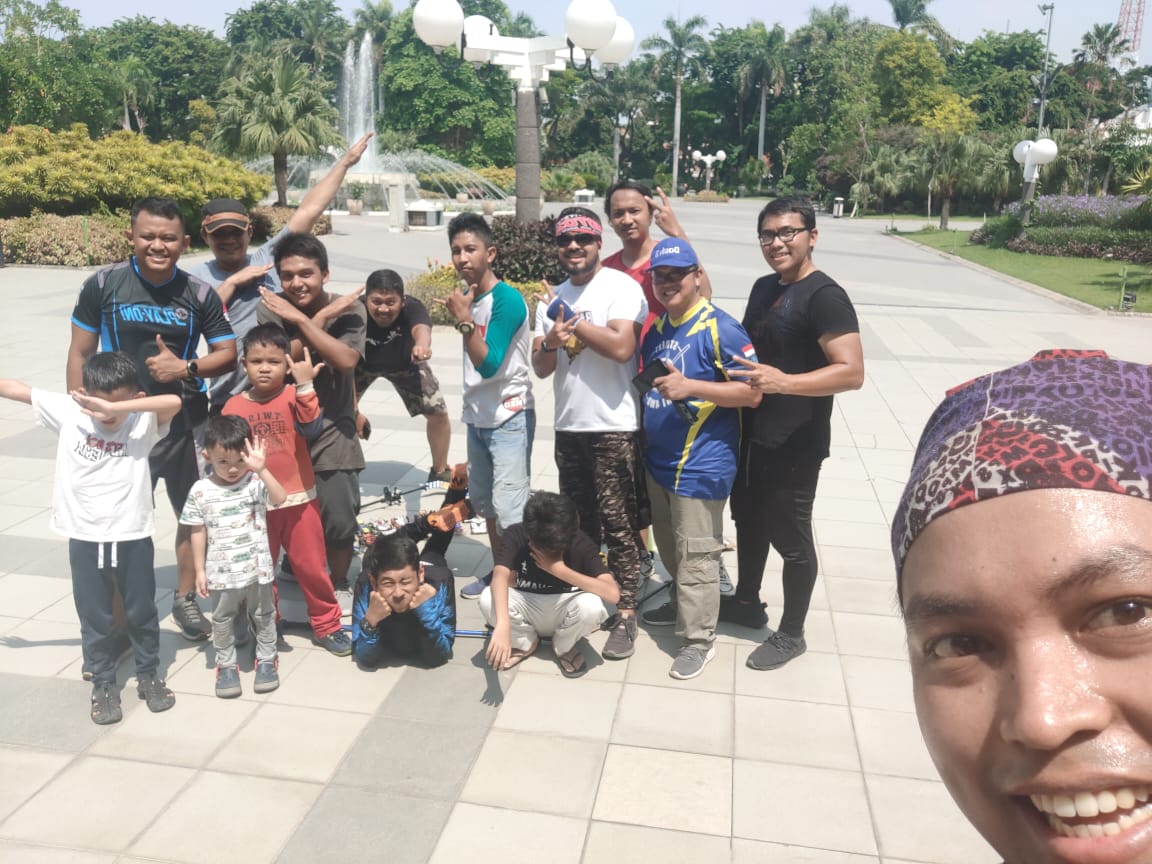TeamFlazh's tweet photo. Thanks guys for the run! #stayhelthy #staypositive #streetmini4wd #Playon #streetmahbebas #tamiyaindonesia #Mini4WD #TamiyaMini4WD #KOMSS #STO100 #ミニ四駆 #tamiya #TOS #STO #STOrookie #STObasic #TamiyaOriginalSeratus #furush #teamflazh #teamflazhchannel #hobby #hobbies https://t.co/VFYgIKEupM