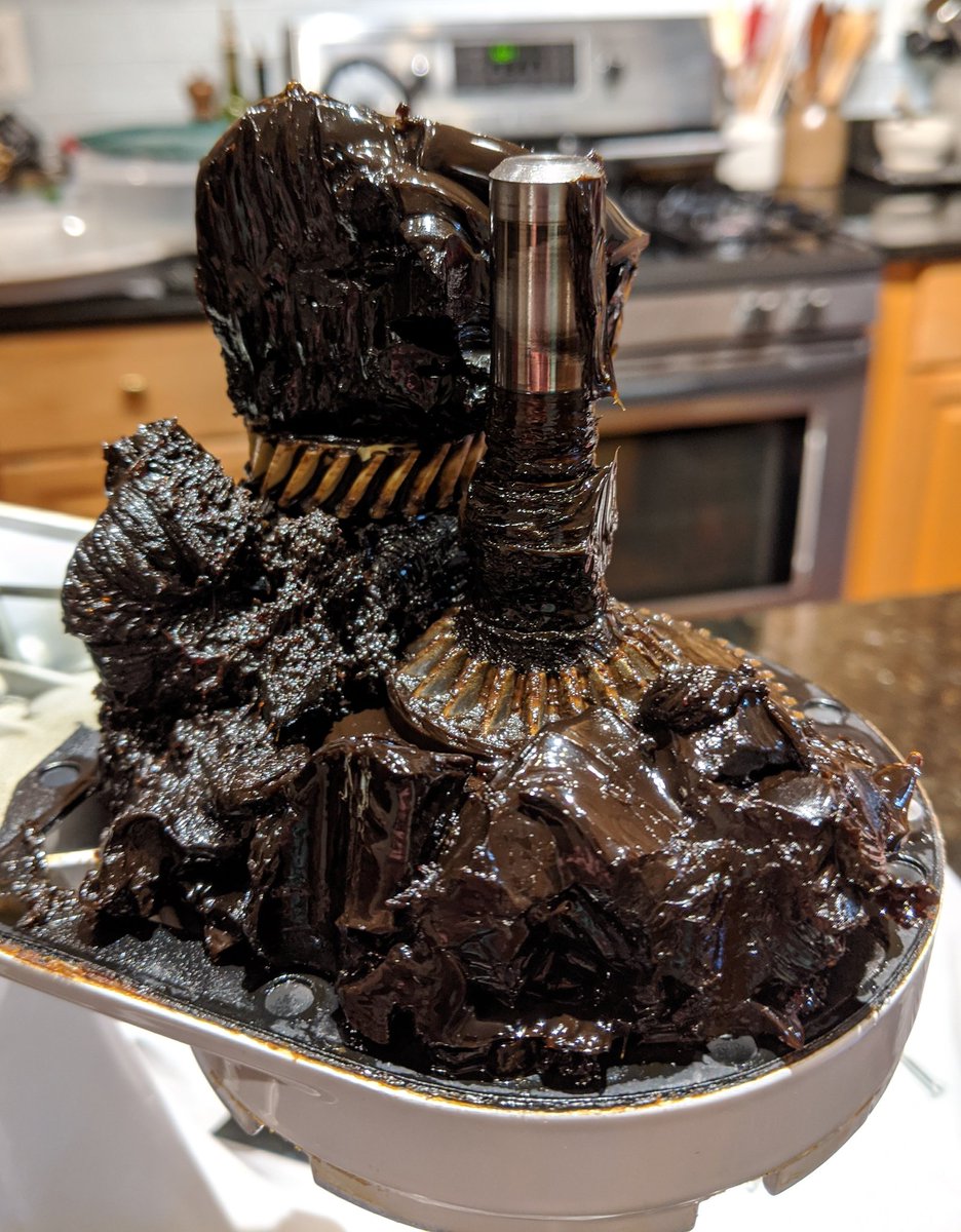 Rob Pegoraro on X: Today's DIY adventure: successfully replacing the worm  gear in a Kitchen-Aid stand mixer. My kid was impressed (meaning  grossed-out) by the amount of grease packed around the gears.