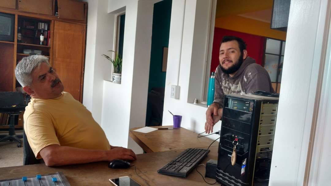 Mundoalapar's tweet photo. https://t.co/H6USHmnhsT  Prog 3-12
Edit: El #miedo a la #vejez x .@Noor_J_Abraham
Ent : .@vivianacaminos1 .@RattArgentina :el #delito de #trata en #Argentina
Y las columnas d #EspectaculosyDerechosHumanos .@DaniVazquez505 #PantallaVioleta Georgina Calza y #Migrantes .@zelizana https://t.co/FSnQ18tZKx