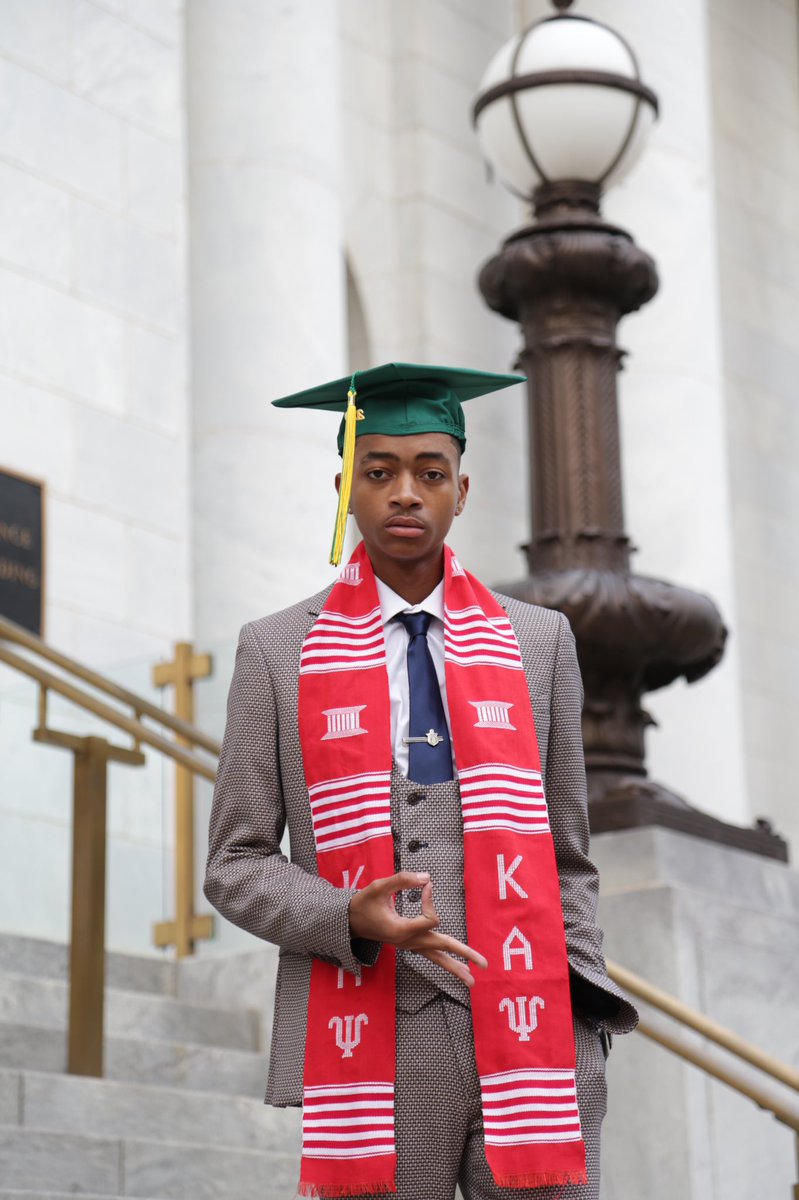 jaden_jack12's tweet image. -Graduated College at the Age of 20💰
-BA in Psychology 🧠 
-Blazer Male Excellence Network Mentor 📚 
-Multicultural Scholarship Program Board Member📚
-Joined the Greatest Fraternity known to mankind 👌🏾♦️
-GPA 3.5 📚✏️

December 14th 9:30 am. Thank You God 🙏🏾