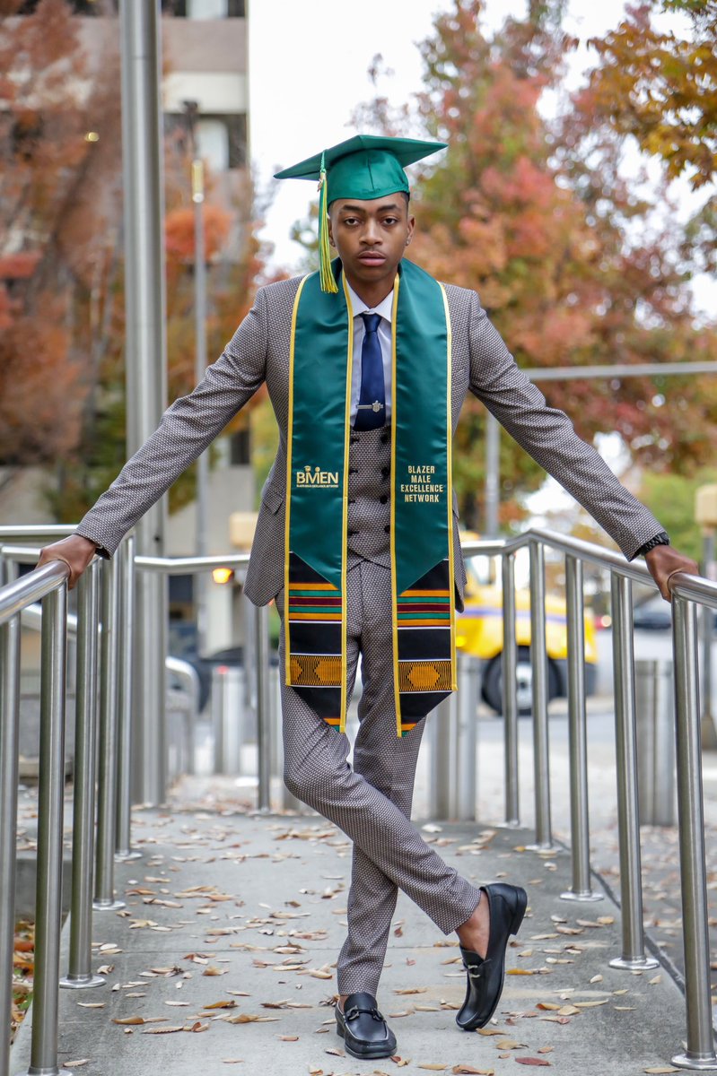 jaden_jack12's tweet image. -Graduated College at the Age of 20💰
-BA in Psychology 🧠 
-Blazer Male Excellence Network Mentor 📚 
-Multicultural Scholarship Program Board Member📚
-Joined the Greatest Fraternity known to mankind 👌🏾♦️
-GPA 3.5 📚✏️

December 14th 9:30 am. Thank You God 🙏🏾