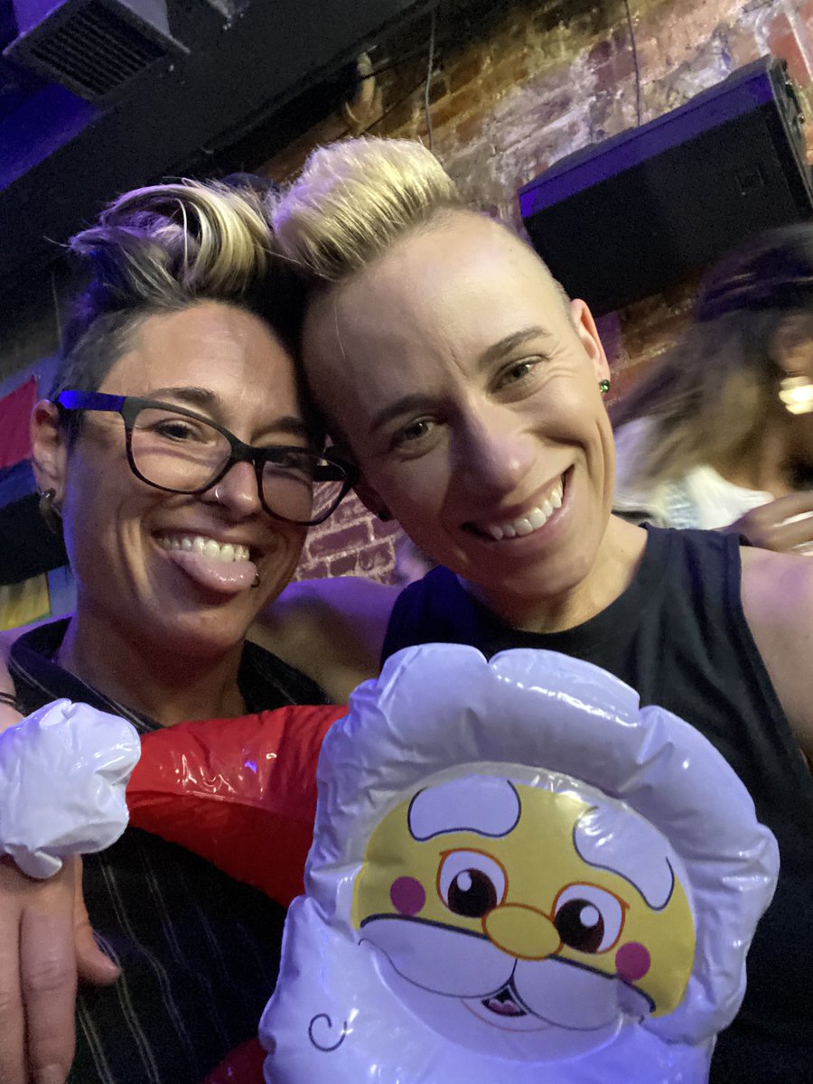 EqualHumanBrand's tweet photo. #equalhuman met up with @JoannaLohman in DC at @alohoDC for some fantastic #Holidayparty shenanigans https://t.co/MprD6otRYF