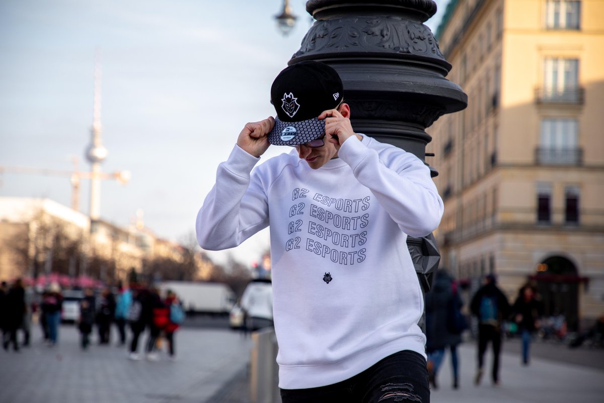 G2esports's tweet photo. Show off your pride in style.
Check out our limited edition collab with @NewEraCap for our #G2Joy celebrations π
π SHOP: https://t.co/P7i1ufMi1I https://t.co/WrlkeztAnx