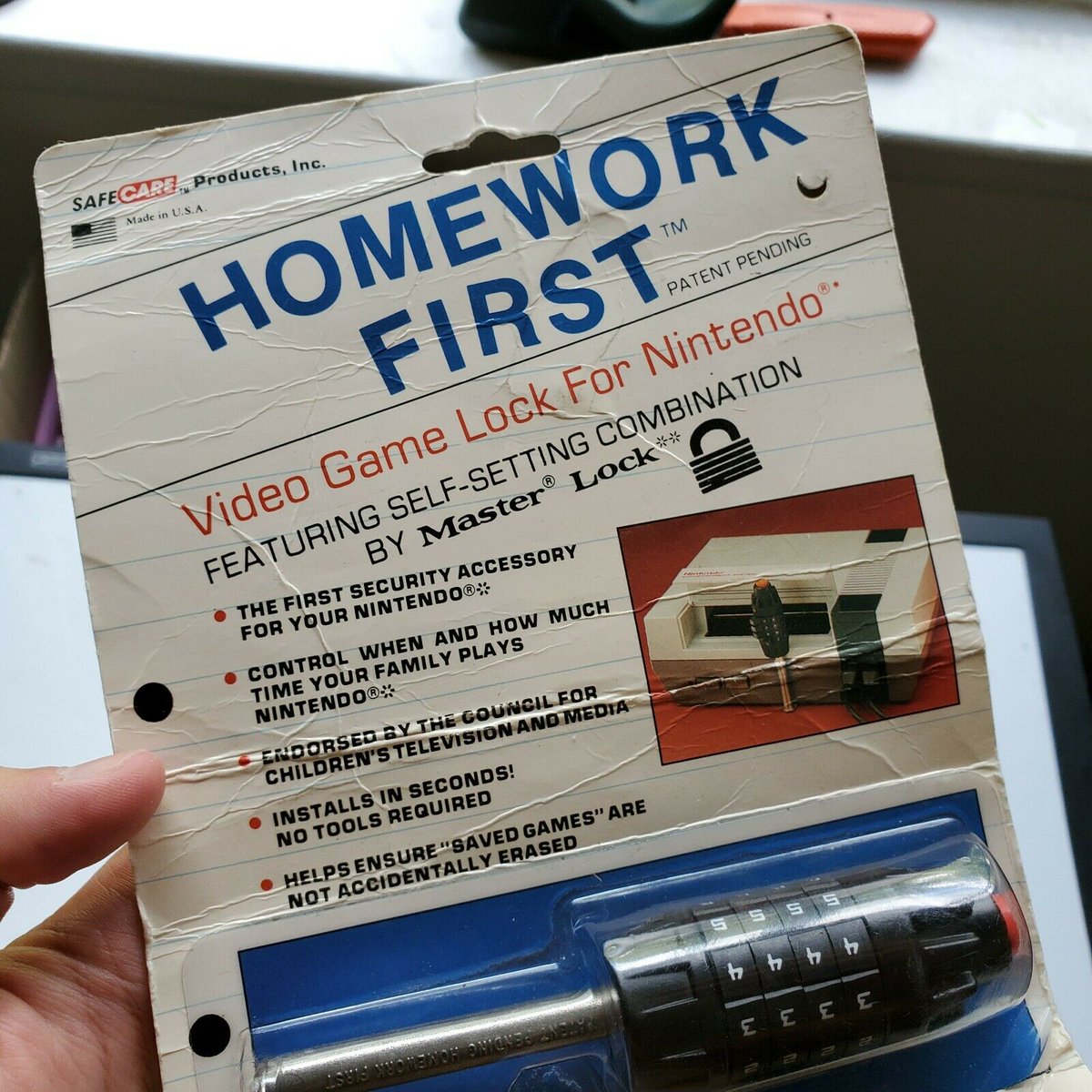 Lord_Arse's tweet photo. "you can play when you've done your homework"
😡😡😡 https://t.co/dk0RCS1B5W