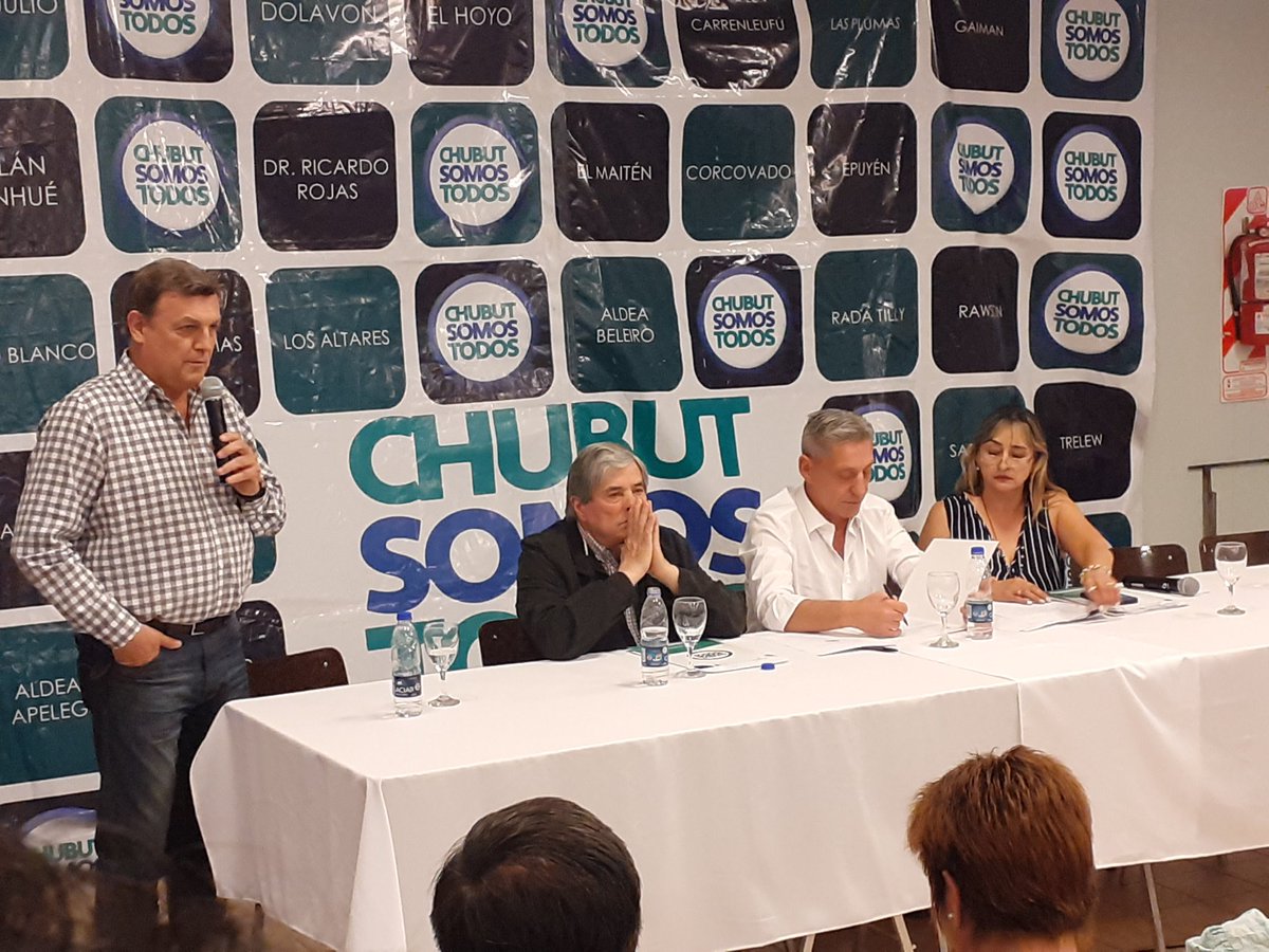 TrelewCST's tweet photo. Ahora el gobernador Mariano Arcioni participa en el cierre del Encuentro Provincial de Chubut Somos Todos. https://t.co/D5IQsB6A9U