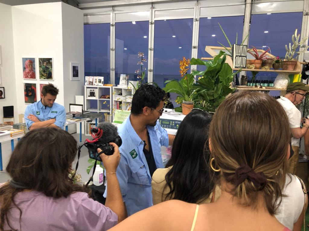millionorchid's tweet photo. Kevin Zatkovich, Jay Arce and Dr. Jason Downing conducting a workshop about @fairchildgarden's #millionorchidproject @ArtBasel's #untitledartfair thanks to @exilebooks and the Center for Subtropical Affairs
#ArtBasel #ArtBaselMiamiBeach https://t.co/gLmynJoAac