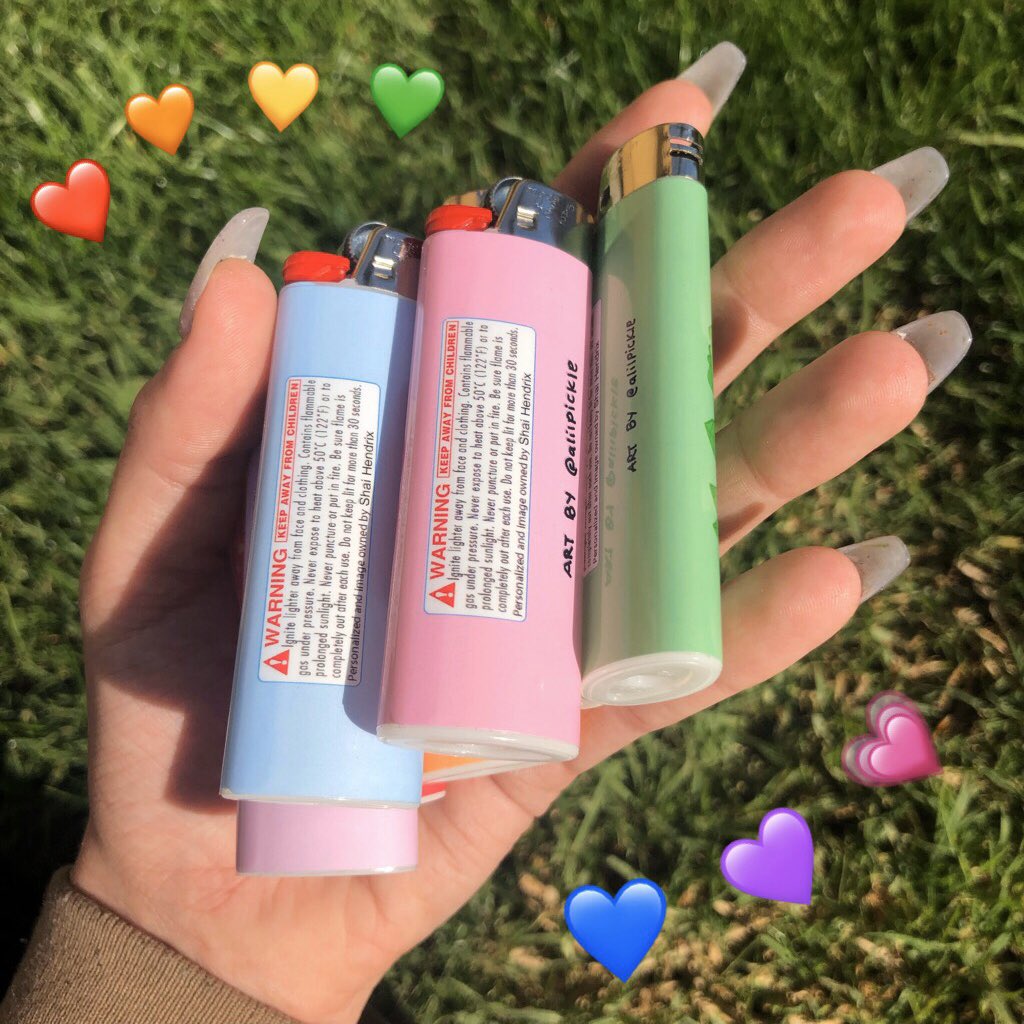 alilpickle's tweet photo. rainbow lighters are now restocked🌈 https://t.co/TVLAXt9rZ6 https://t.co/ccFJ38nMtp
