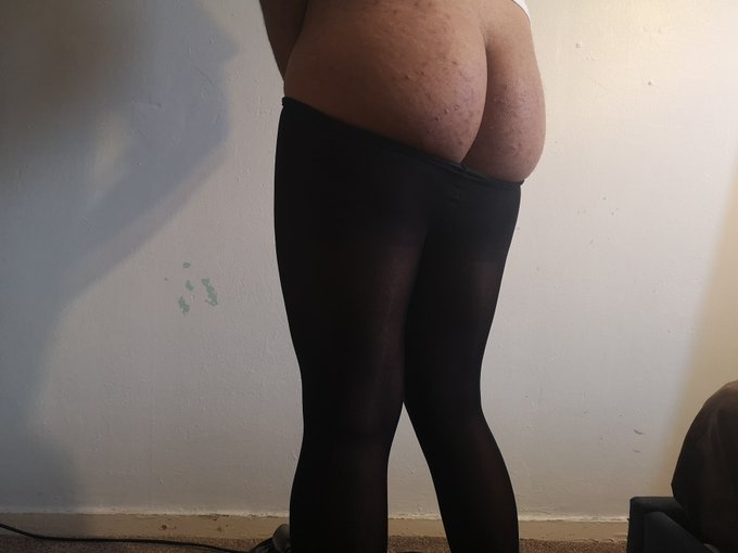 A little lower XX
#sissy #crossdressing #twink #ass #tights #nsfw #trap #femboy #booty https://t.co/
