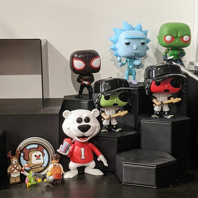 jayncoke's tweet photo. And here's the last part of the December 2019 collection shelf!
#collecting #shelfie #funko #funkopop #gamestop #funkocybermondayblindbundle #rickandmorty #marvel #drax #thewarriors #baseballfury #icee #iceepolarbear #spiderman #milesmorales #citzenbric… https://t.co/dhqY0QPKVE https://t.co/0FKf30qQP8