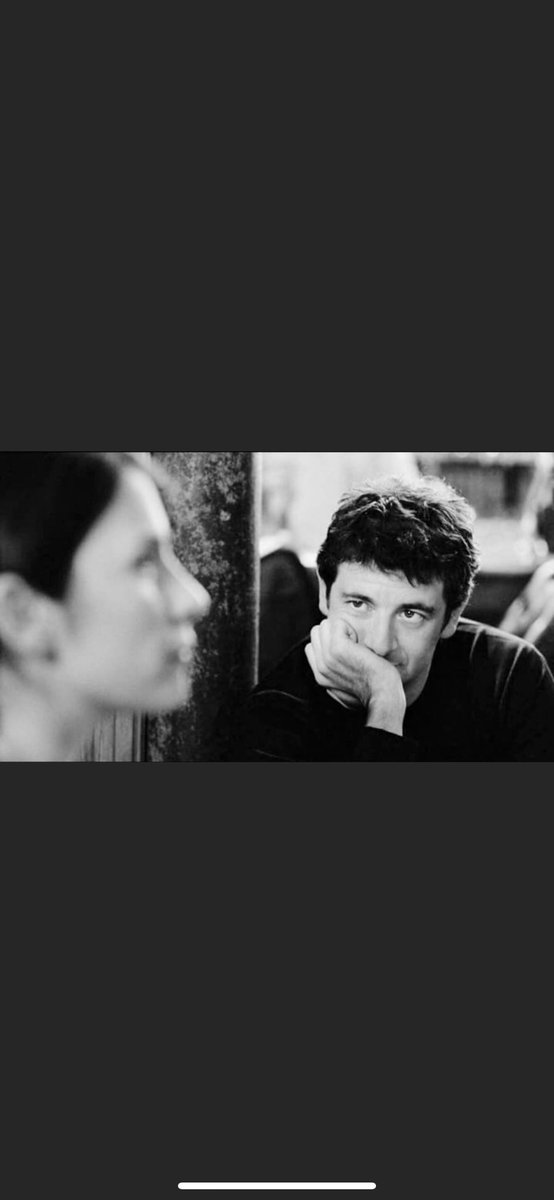 أنا دخيل عيونك المستلعنه ..
اللي على فوضى الحياة تحدّني
أنسى بها كل البشر والأمكنه
مثل الأغاني لا خذتني تردّني !🖤