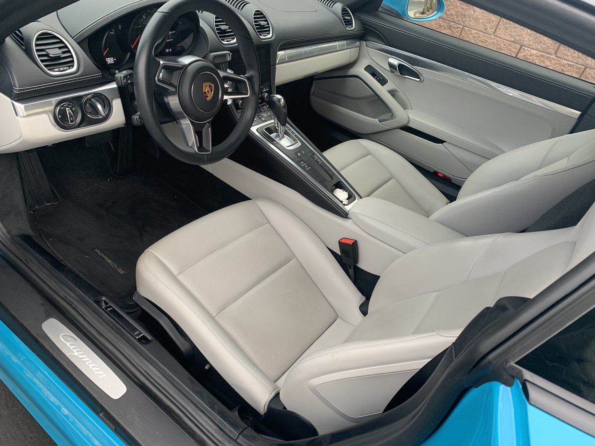 MobilePitch's tweet photo. Always accepting new clients!! #makeitshine #Porsche #LasVegas #professionaldetailing #autodetail https://t.co/yx1tSaUgu7