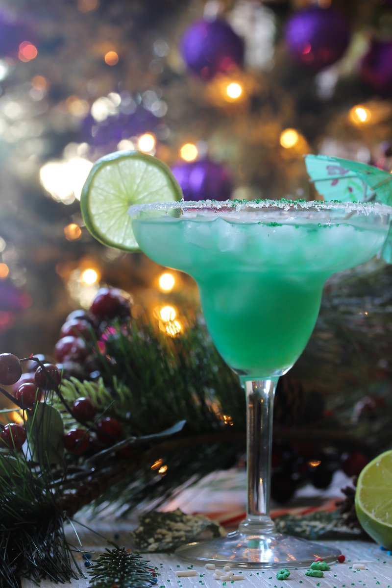 jvillewives's tweet photo. Where will you be on Wednesday night? Sipping holiday margaritas with the girls while shopping with our awesome vendors? Be sure to get your ticket today so you don't miss out. https://t.co/VfwhaJesME 
#northcarolina #camplejeune #jacksonville #cocktail #happyhour #hitc #hitcgno https://t.co/bmGUOlsNWK