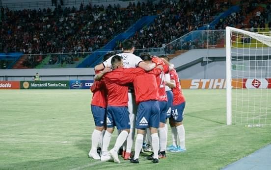 Vamos a seguir peleando hasta el final como la familia que somos todos, unidos somos más fuertes, Fé, Dios tiene el control. 💪💪⚽️🙏💪