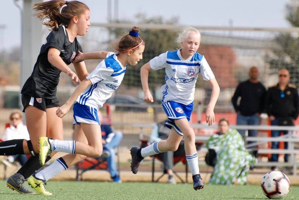 ashleypgordon's tweet photo. Wrapped up the DPL fall season with a win today. So proud of FCD08 Pre-Academy team while playing up in the U13 age group this fall! Standards. Excellence. Growth. @FCDwomen @FCDallasYouth #DPL #Expandedpools #DAPathway #NextlevelCompetition https://t.co/CpWAjx7ru3