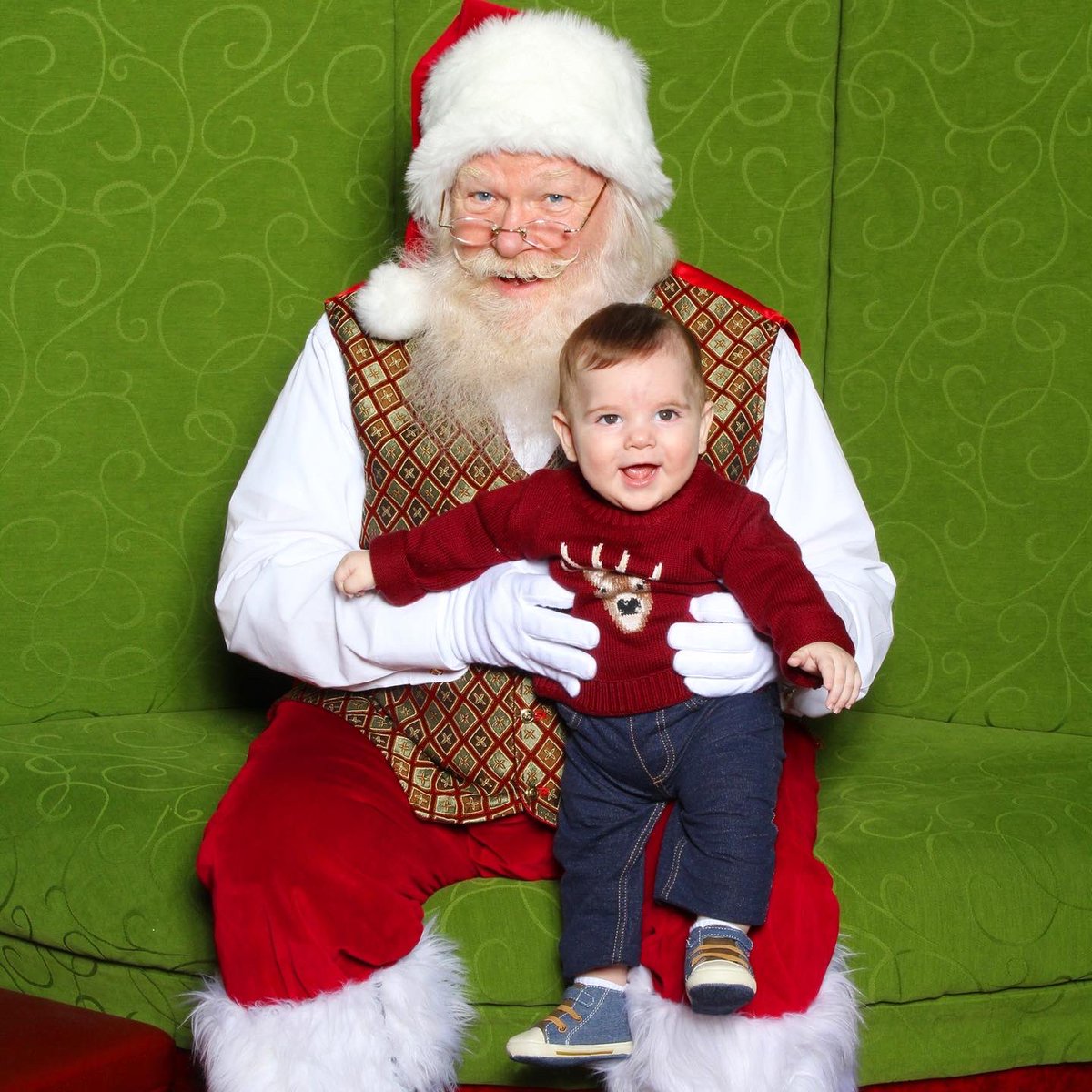 samueldem69's tweet photo. My boy with santa https://t.co/tyalcAz8TJ