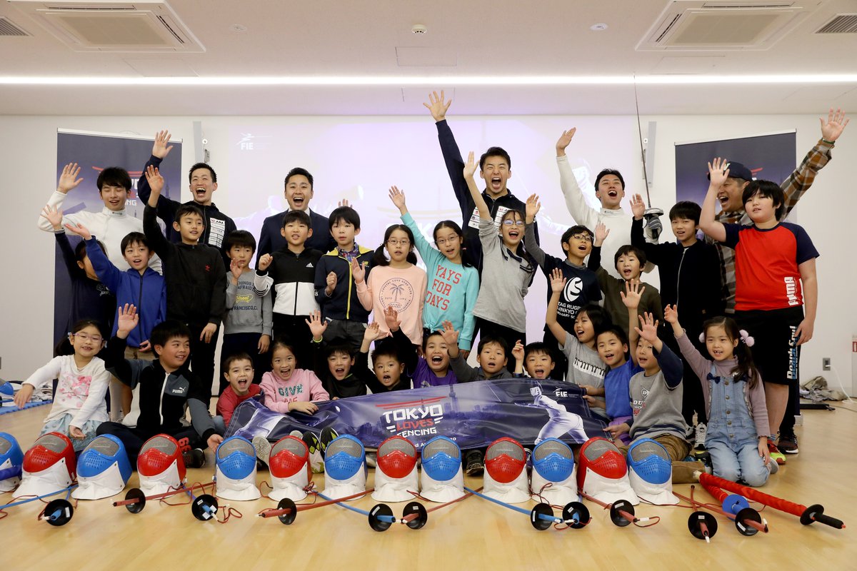 FIE_fencing's tweet photo. #fencing Sport initiation, prior the test event of men's foil world cup, in Bunkyo sport center, #Tokyo! 
Children from the local area of Bunkyo city learned the basic moves though the experiences of electric fencing and smart fencing.
#roadtoTokyo #activitiesinthecity @Tokyo2020 https://t.co/VxLCjALvB1