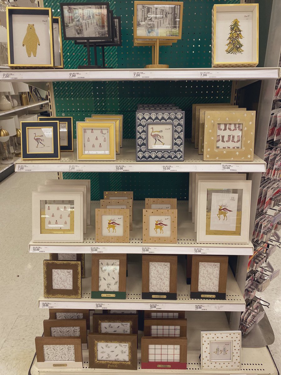 TargetChandler's tweet image. Crushing some end caps and Amplified Gifting!! 1939 is ready for the “holla”dayssss!!🎅 🎄🎯  #1939 #HolidayPrep.  #WorkSomewhereyoulove.