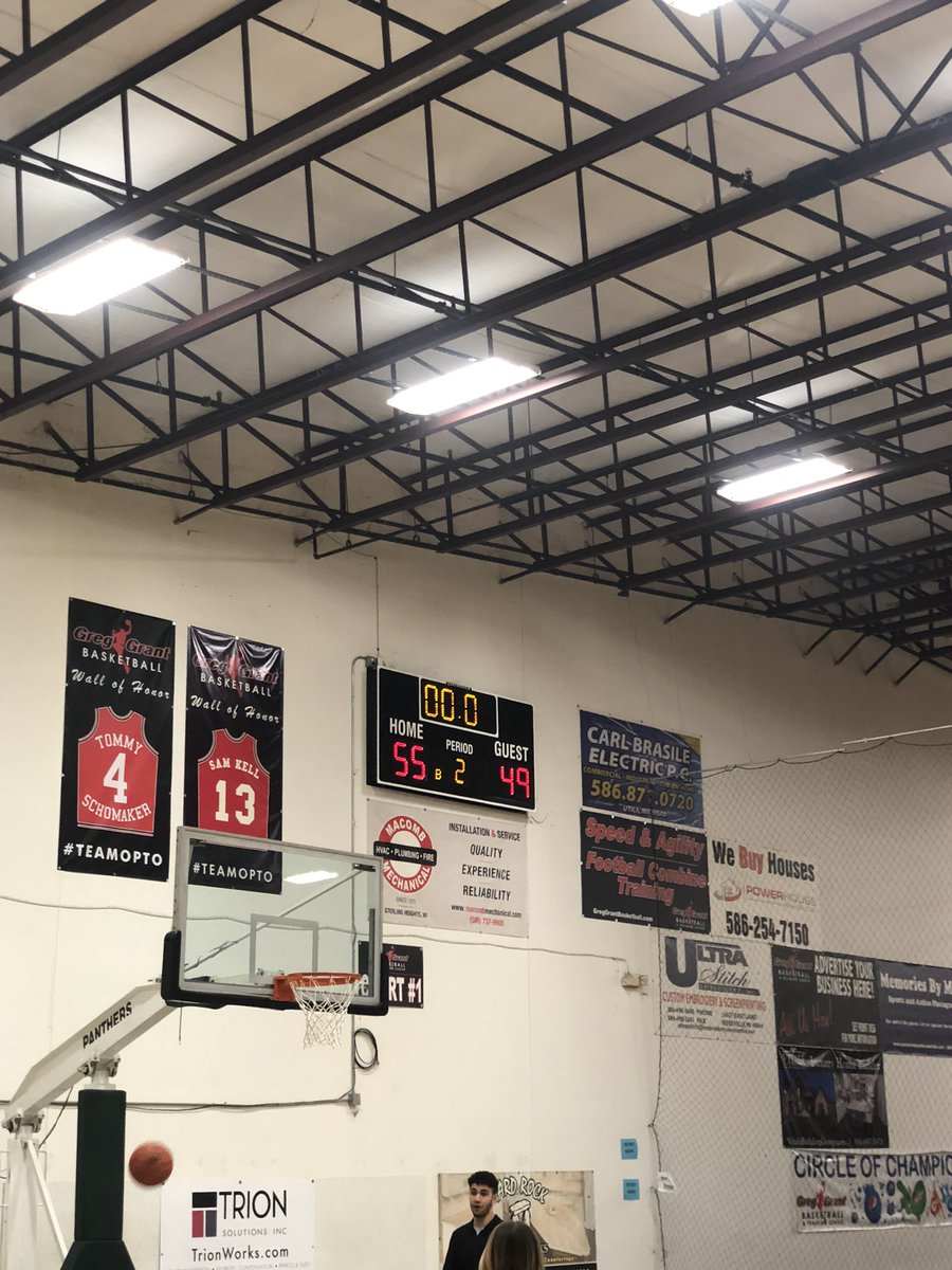 ParkGrinders's tweet photo. Game 2 W, @liamtaylor_30 drops 23 in a nailbiting victory, 6 threes for leelee. W 55-49. https://t.co/4SNApLVZlA