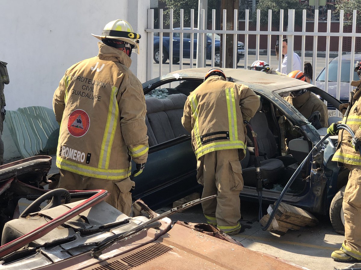 Este fin de semana nuestro personal de Protección Civil Guadalupe, participó en un curso de extracción vehicular impartido por Cruz Roja Mexicana, delegación Monterrey a quien agradecemos enormemente las atenciones brindadas con el fin de salvaguardar la vida de las personas