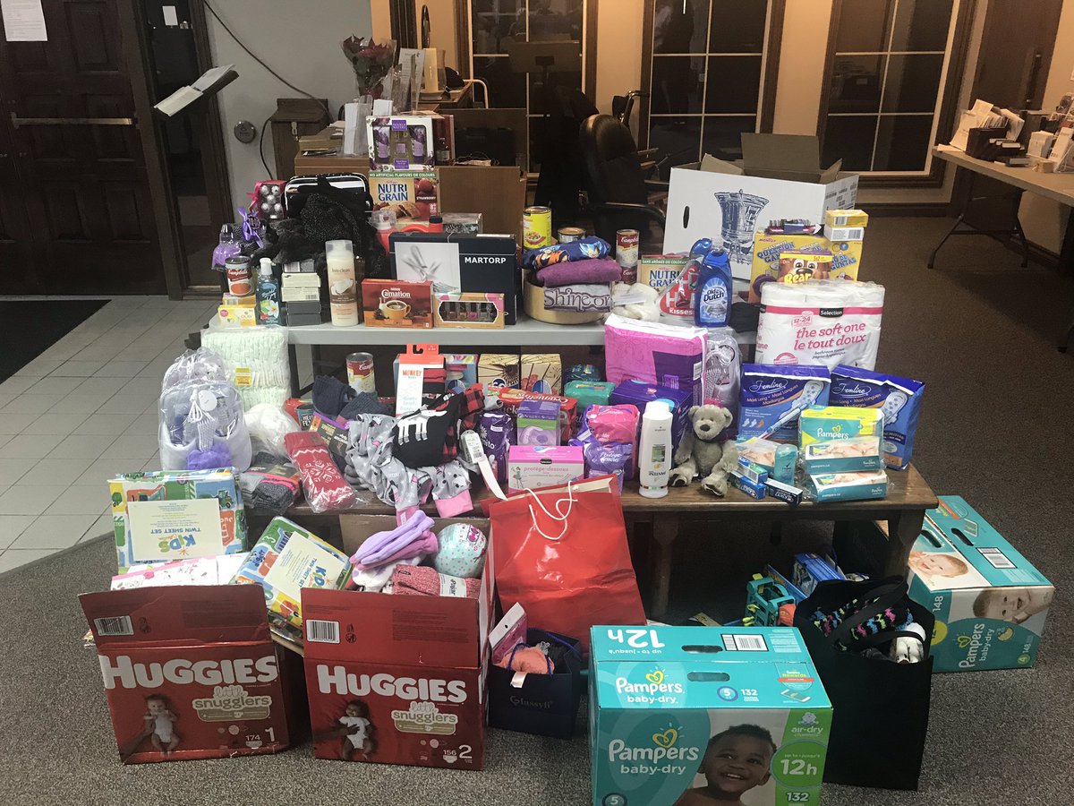 itsjustkevy's tweet photo. Great evening at @StAidansLondon. #MakeADVENTGreatAgain was wonderful - we filled an SUV! Thanks @SuzieLee68 for being there &amp; for taking the kind offerings to @AnovaFuture. Thx to @MrKenEastwood @rick_kish @marquesmith @NightingaleGina @iainthemusic #ConnorBoa #AngusSinclair https://t.co/YuXgnbQMl2
