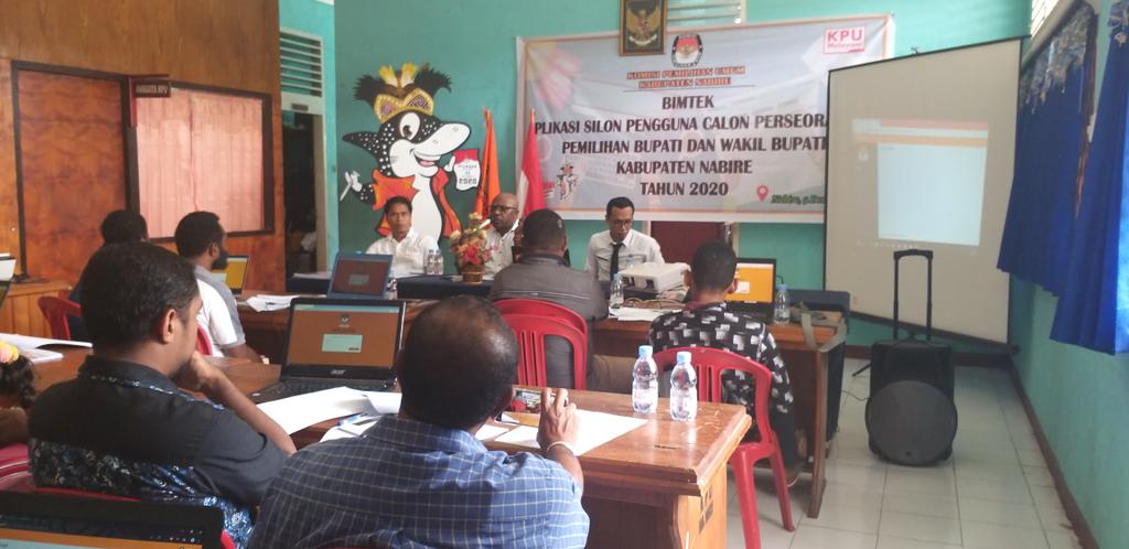 Bimtek aplikasi silon pengguna calon perseoragan pemilihan bupati dan wakil bupati nabire