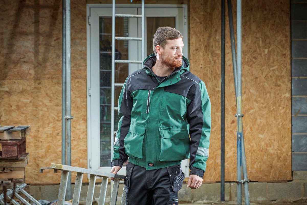 Working on site in the cold mornings? Stay warm in our newest #Dickies #Winter #Jacket. It has a high level of waterproof capability, is breathable and features high visibility reflective tape for extra safety. 

❄️ Shop here: dickiesworkwear.com/uk/dickies-win…