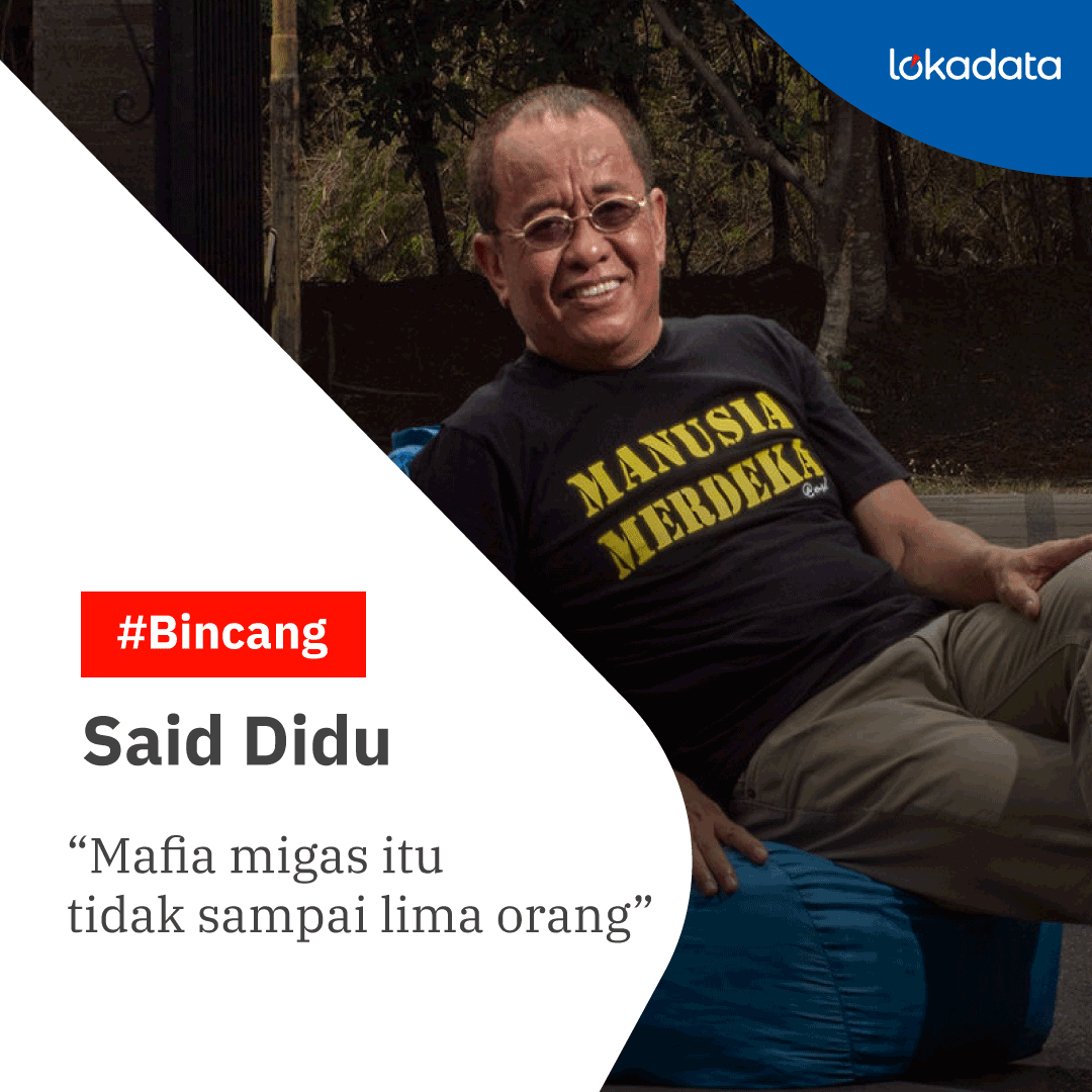 LokadataID's tweet photo. Ada 4 Mafia, mereka sering tampil dalam acara-acara pribadi dan kenegaraan, sebut Said Didu.

Menurutnya kalau Ahok tidak mampu memberantas mafia maka dia menjadi pelindung mafia. Kata Said, kantornya pernah ditembak dua kali. #WaktunyaLokadata 

#Bincang https://t.co/ZSvsjtZ8CO https://t.co/ngdHIYYIKQ