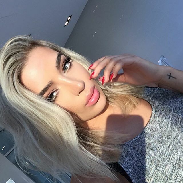 Thinking of going back to blonde ... what do you guys think?? ift.tt/2s5L9fc