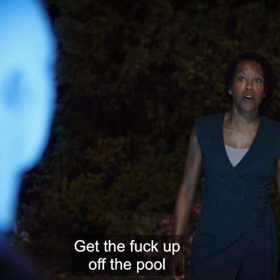 JamieCinematics's tweet photo. This was my lowkey favorite moment of the ep. Angela Abar doesn't have time for your bullshit, god. #WatchmenHBO https://t.co/U9v7JEegsB