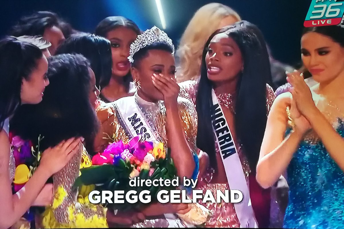 Natty_Kanyarath's tweet photo. Miss Universe 2019 ได้แก่ Miss South Africa!! 
เหมาะสมอย่างยิ่ง ไม่สิ่งใดค้านสายตาทั้งความสวย การตอบคำถาม และทัศนคติต่าง ๆ คือมงลอยมาเลย เชื่อว่าเธอจะเป็นกระบอกเสียงที่ช่วยสร้างความเท่าเทียมด้านสีผิวให้แก่คนทั้งโลกได้แน่นอน 👏👏 #MissUniverse #MissUniverse2019 https://t.co/JQBi7BwGer