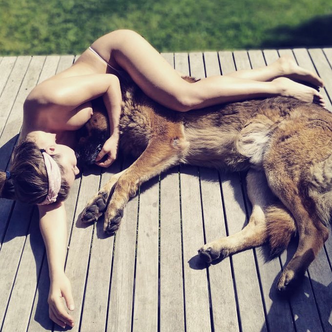 Check out my sexy new blogpost! https://t.co/oUjo7xKXR4 https://t.co/7UkVdSU9Po