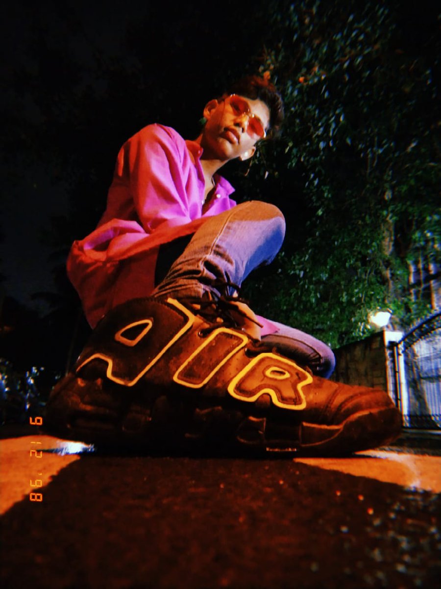 WalmikMayur's tweet photo. #mayur #walmik #Photoshoot at night in the middle of the road https://t.co/s49ahs6aeX
