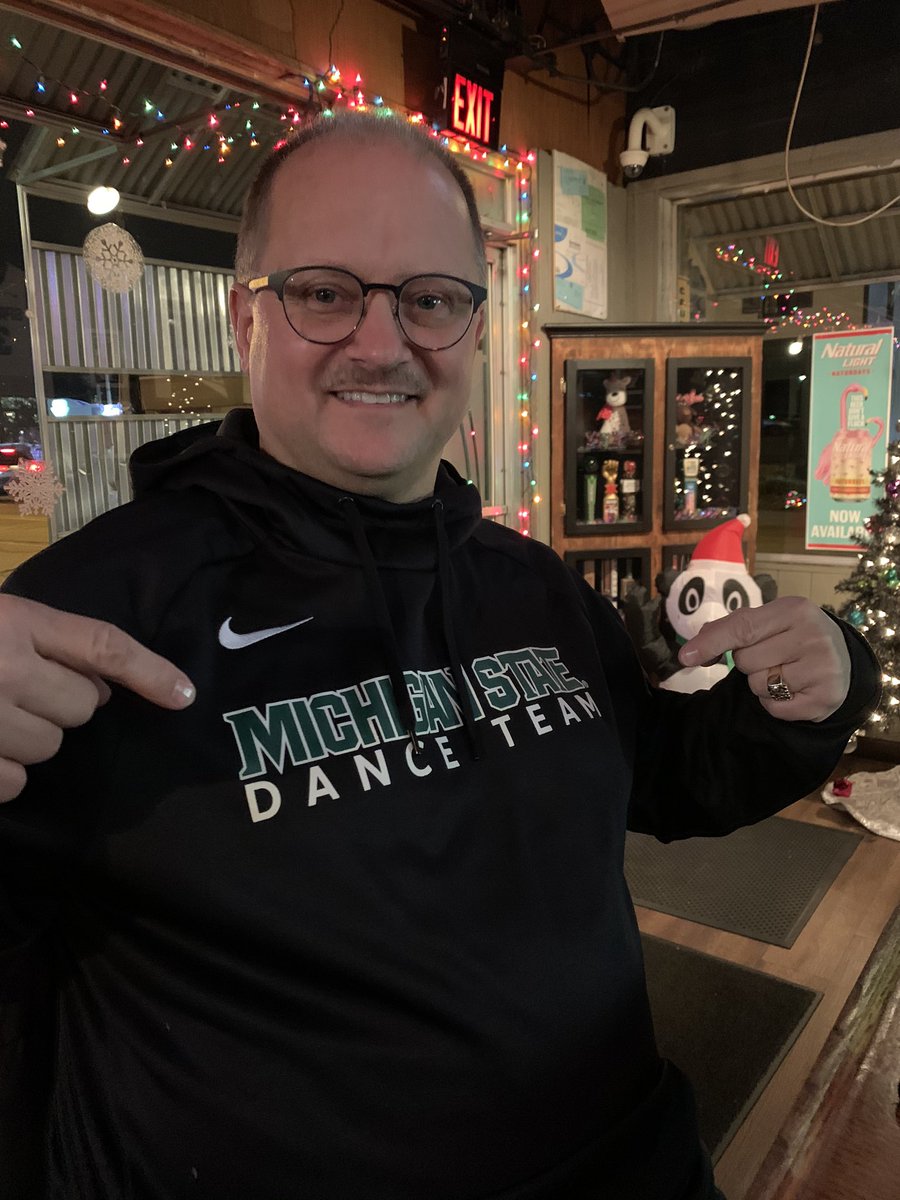 AKlingbail's tweet photo. B1G fans of @MariaChodnicki #GoGreen #SpartanFamily @KlingyOn https://t.co/OQCbAQeLly