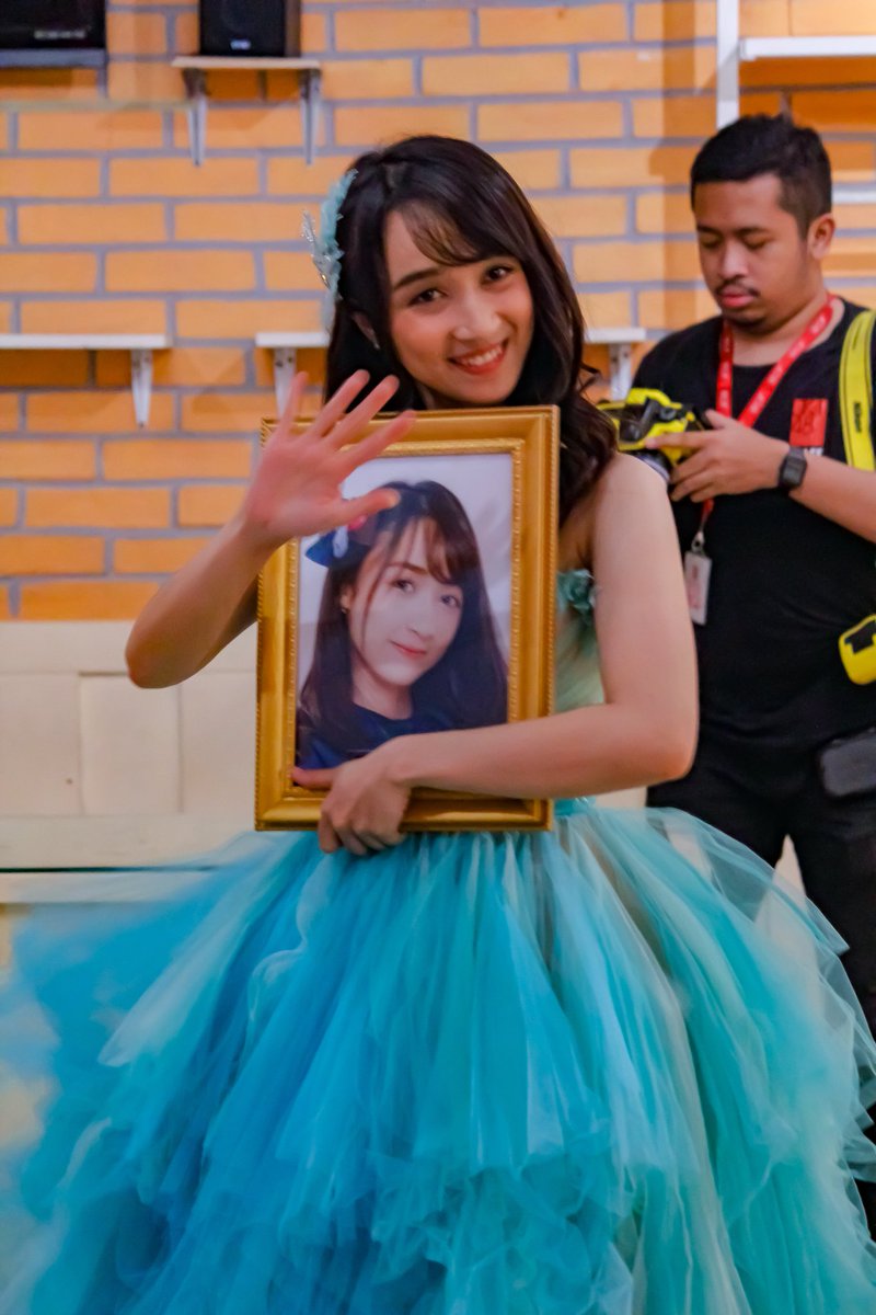 Happy Graduation <a href="/achanJKT48/">            ㅤけい</a> Semoga apa yg kamu impikan bisa terwujud, Sukses dalam lembaran dan tantangan baru di kehidupanmu. Disini ada tangisan, ada perjuangan, ada luka, ada tawa, bahagia dan rindu. Dan itu semualah yang memberatkan ketika harus berpisah.
#AYANATHENEXTSTORY