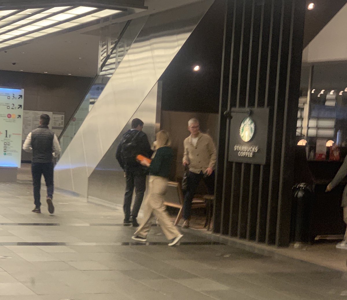 yofred's tweet photo. Yayy my first tech CEO creeper shot. Saw @tim_cook sitting at a Starbucks in Roppongi Hills, Tokyo. Was lost and standing really close. I looked around and he watched me as I very slowly processed and realized who he was. https://t.co/Bxqp4I3gmN