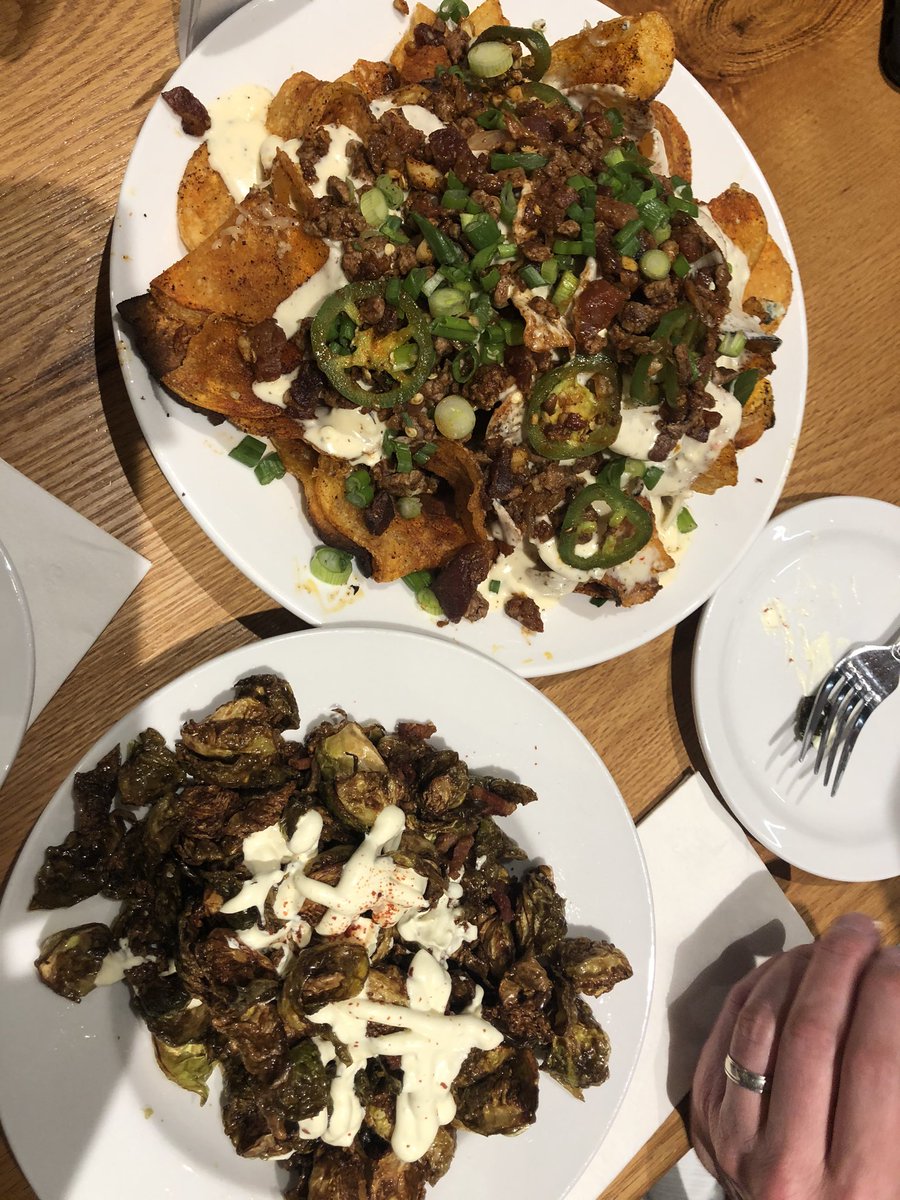 ashleyashes454's tweet photo. Yumm..... 10 Barrel. Bar food is the best food :) https://t.co/oU0QjdCa48