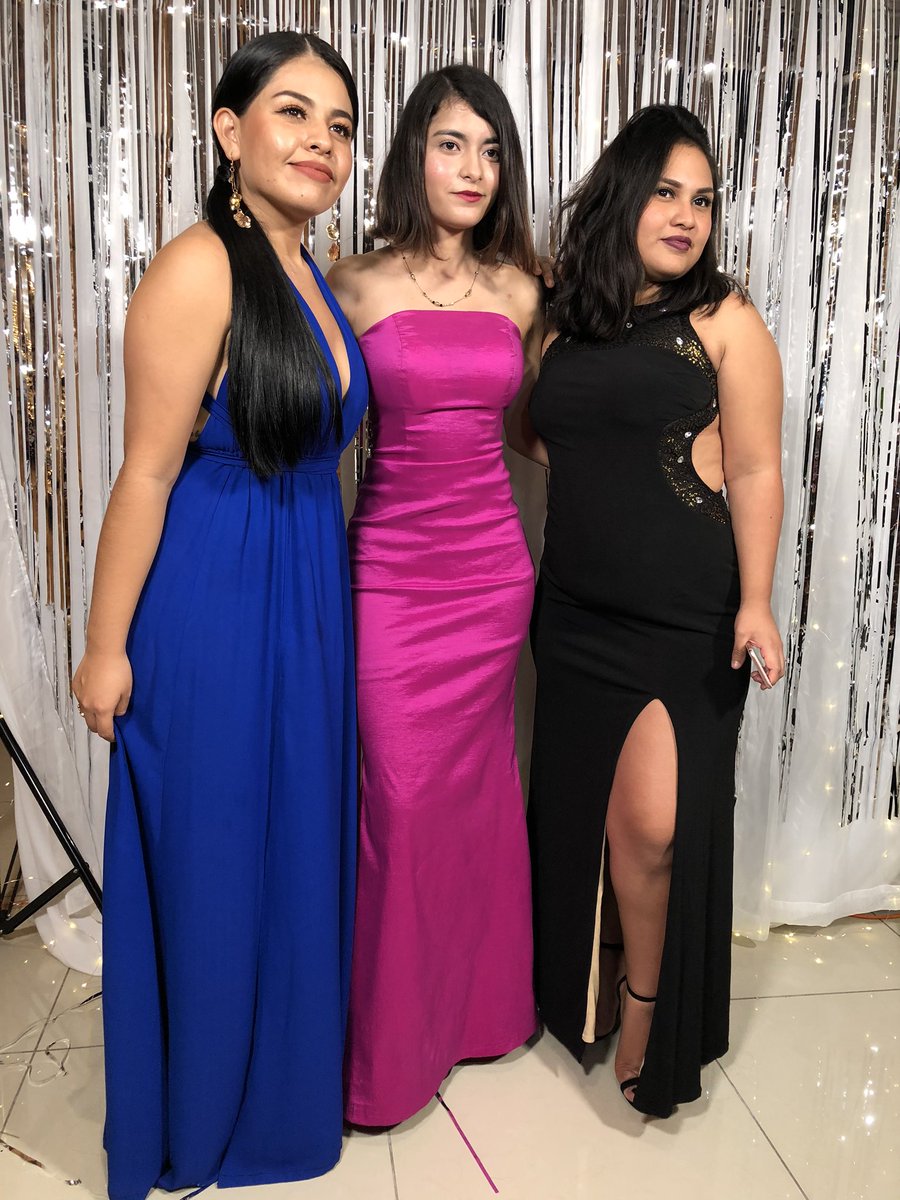 BalookaStudio's tweet image. Tu al igual que ellas puedes posar frente a nuestras #cabinasfotograficas para inmortalizar tus momentos especiales #cancun #photobooths #picture #models #eveningdress #pose #christmas #girls #mexico #celebrate