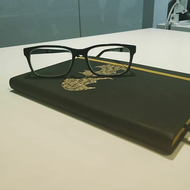 neiruq's tweet photo. ¿Cómo saber si alguien es un Geek? Bueno... #geeklife #geek #marketerogeek #geeky #geektropper #dcu #batman https://t.co/Lpbjdbqe2I #Instagram https://t.co/2FhM1FgSjj