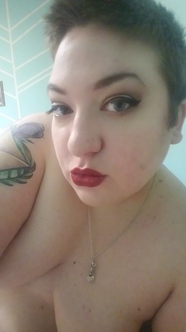 Bow Send  Cashapp. MAYBE I'll grace you with an acknowledgement. $veronicak16   #findom https://t.co<a href="/tag/findom"class="tags"><span>#findom</span></a>