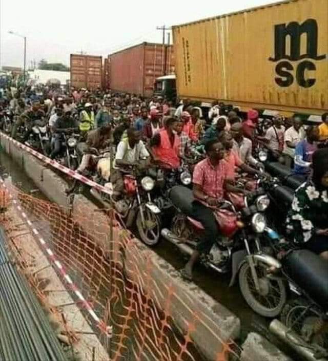 Ukikosana na msee wa bodaboda alafu apige simu 😂 #Brekko