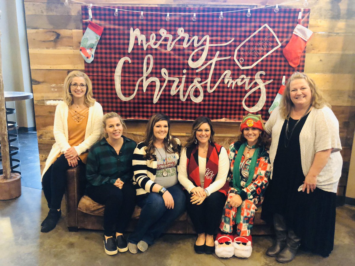 AMH2271's tweet photo. It’s the most wonderful time of the year! #SCSNurses #ChristmasGathering2019 #JollySchoolNurses #HealthyHolidayToYou https://t.co/C6xJlNAHVV