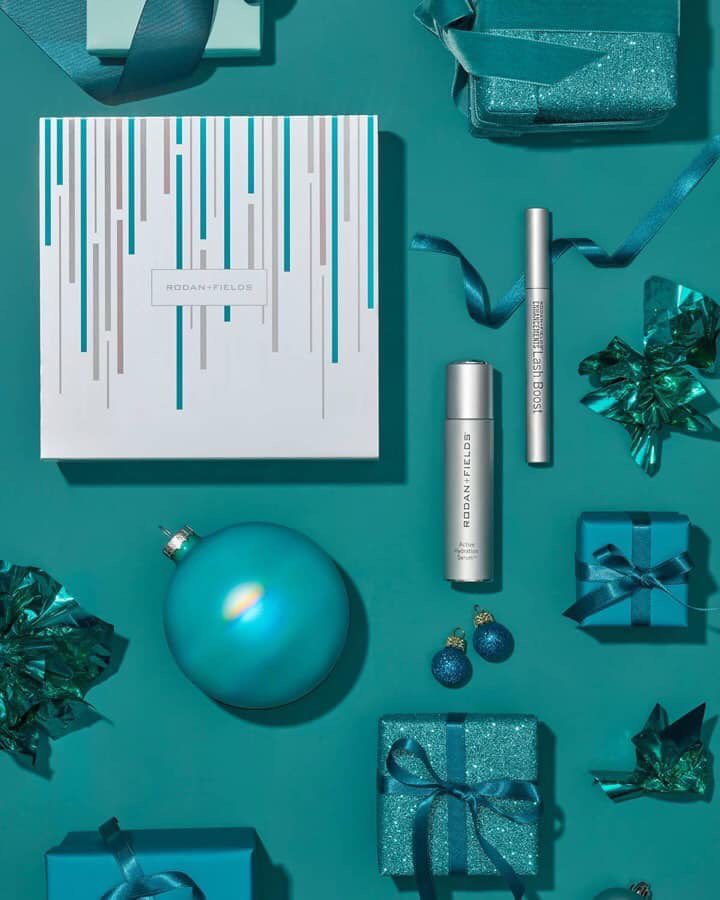 Rodan_Fields_rd's tweet photo. 𝗢𝘂𝗿 𝗡𝗲𝘄 𝗦𝗵𝗼𝘄𝘀𝘁𝗼𝗽𝗽𝗲𝗿 𝗛𝗼𝗹𝗶𝗱𝗮𝘆 𝗚𝗶𝗳𝘁 𝘀𝗲𝘁 𝗷𝘂𝘀𝘁 𝗿𝗲𝗹𝗲𝗮𝘀𝗲𝗱...𝘄𝗵𝗶𝗹𝗲 𝘀𝘂𝗽𝗽𝗹𝗶𝗲𝘀 𝗹𝗮𝘀𝘁!!! ❤️❤️ TWO of my favorite products in ONE beautiful set! 𝗔𝗰𝘁𝗶𝘃𝗲 𝗛𝘆𝗱𝗿𝗮𝘁𝗶𝗼𝗻 𝗦𝗲𝗿𝘂𝗺 💦+ 𝗟𝗮𝘀𝗵 𝗕𝗼𝗼𝘀𝘁 👁 at a 30% discount! https://t.co/P03BniYWof