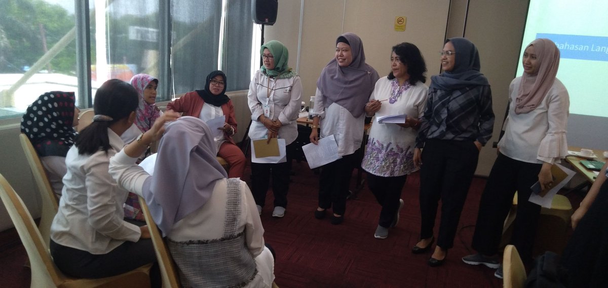 kekekapriana's tweet photo. Dear Pak @juliaribatubara update proses diskusi bersama kawan-kawan pekerja sosial dan psikolog untuk penanganan PPKS (radikalisme) terkait kurikulum intervensi di BRSAMPK Handayani dan RPTC Bambu Apus @KemensosRI https://t.co/nSxPc2FEgE